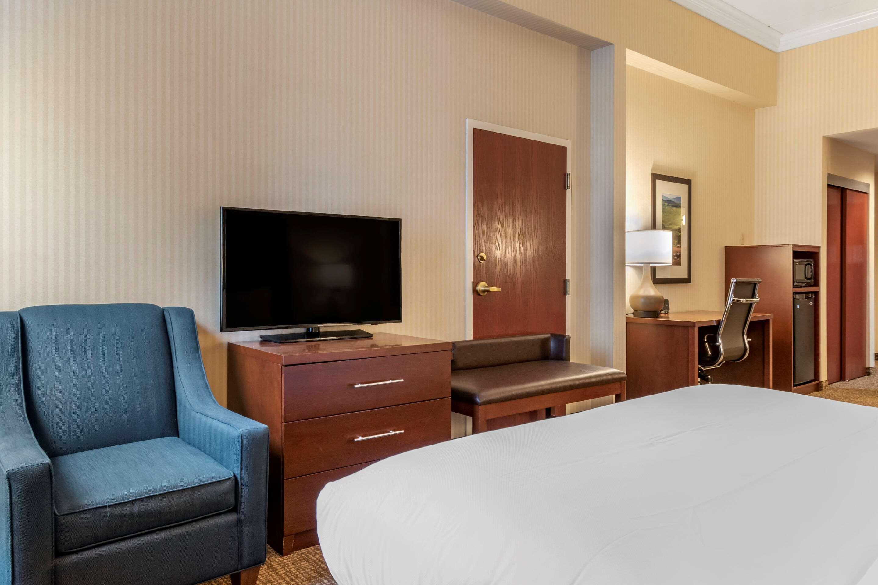 Comfort Suites Downtown Carlisle Buitenkant foto