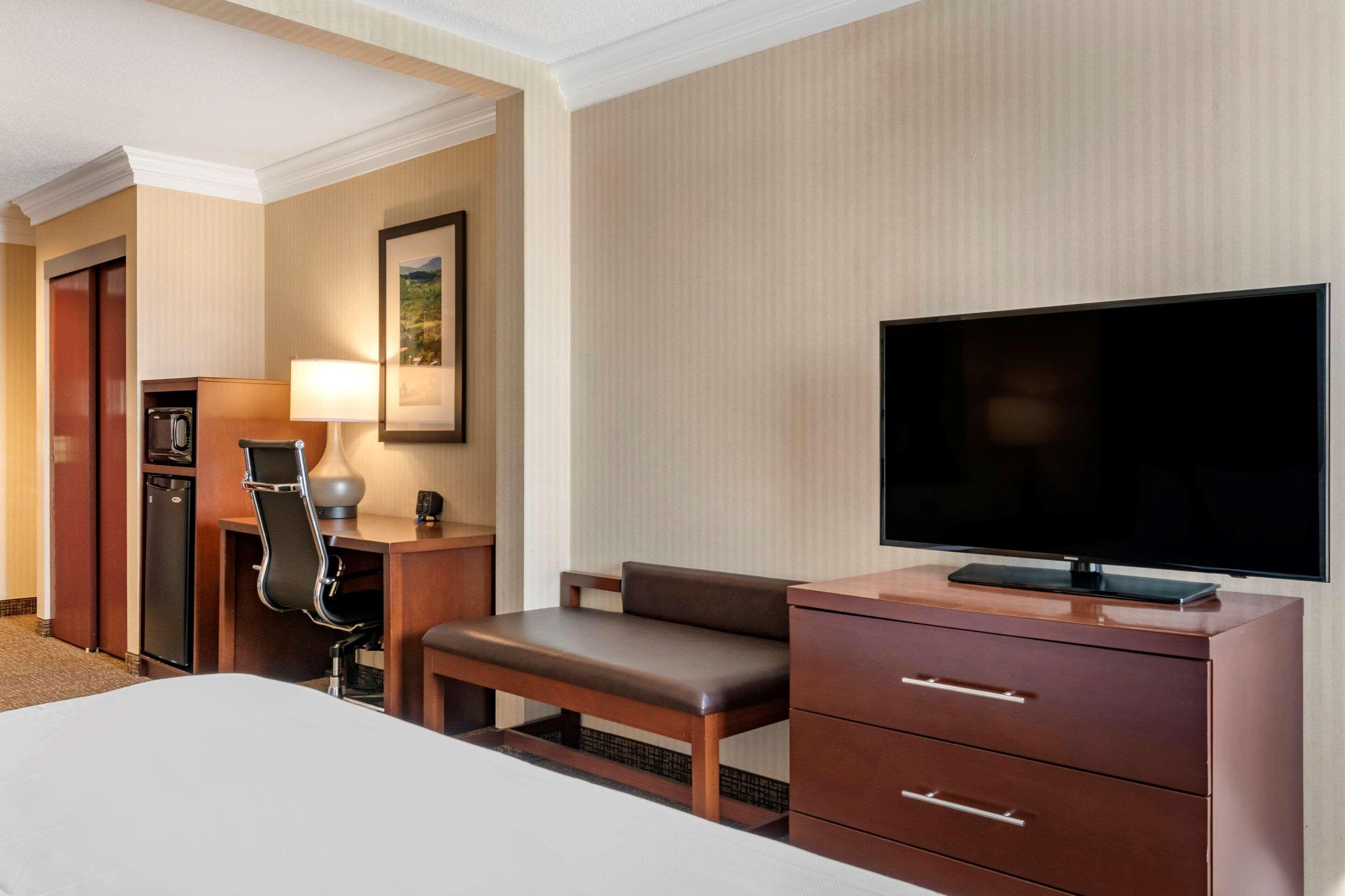 Comfort Suites Downtown Carlisle Buitenkant foto