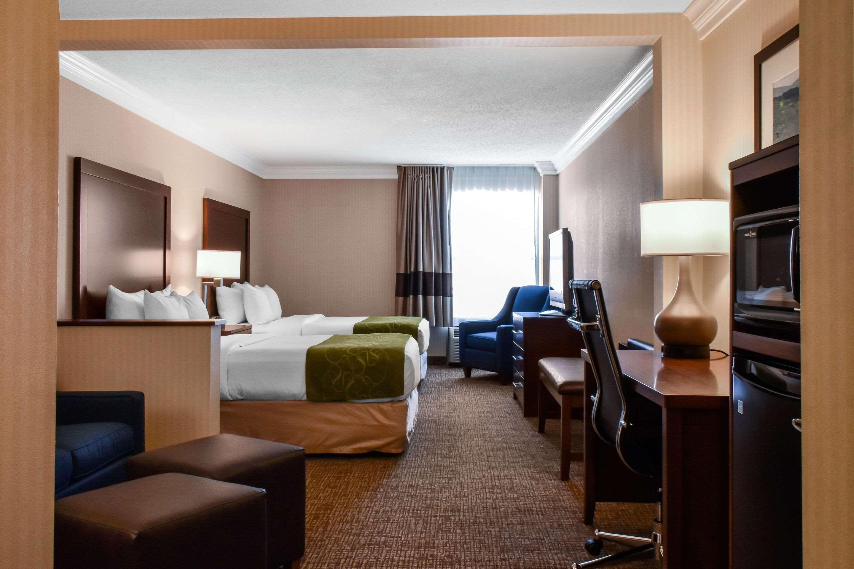 Comfort Suites Downtown Carlisle Buitenkant foto