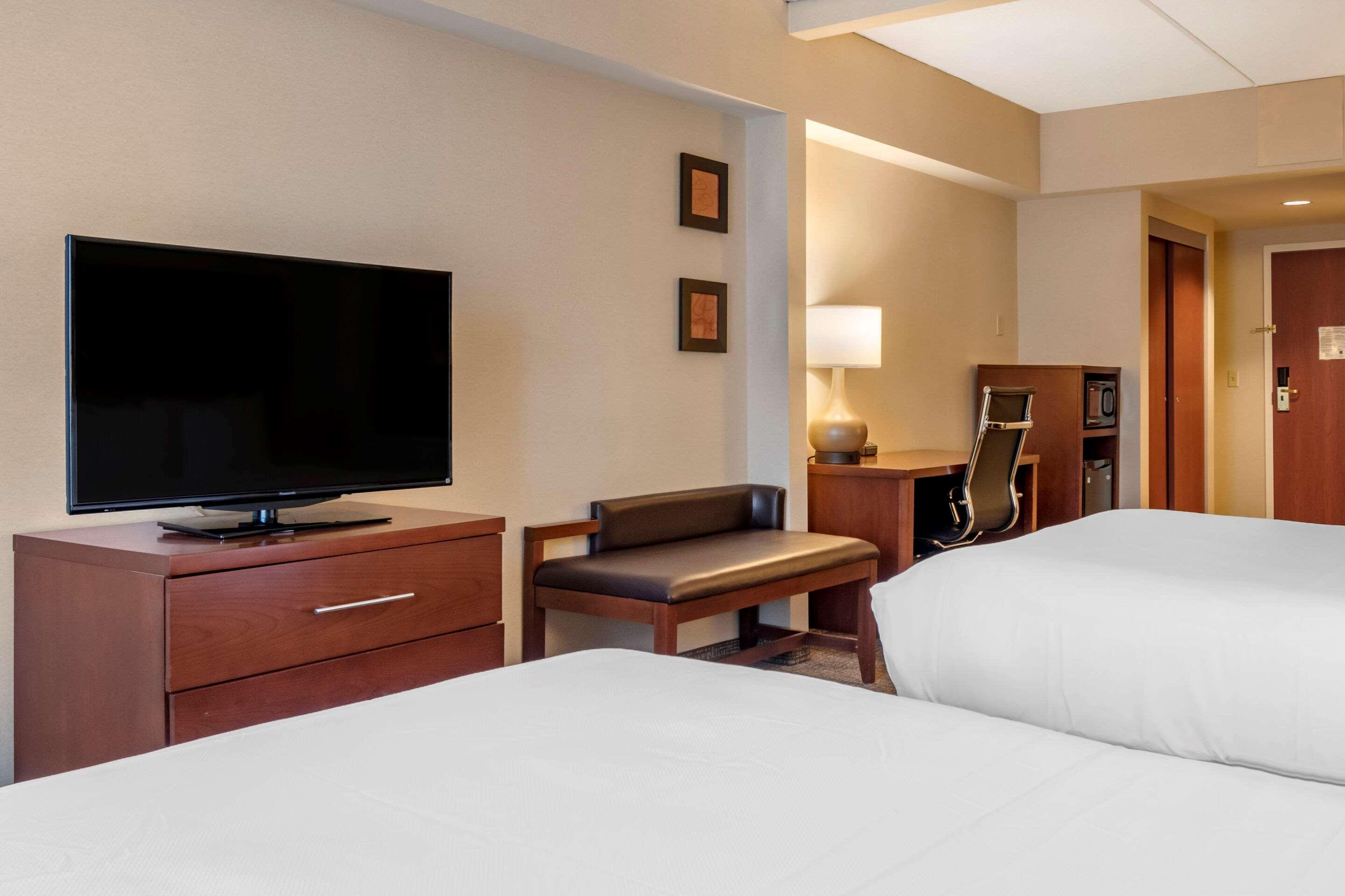 Comfort Suites Downtown Carlisle Buitenkant foto