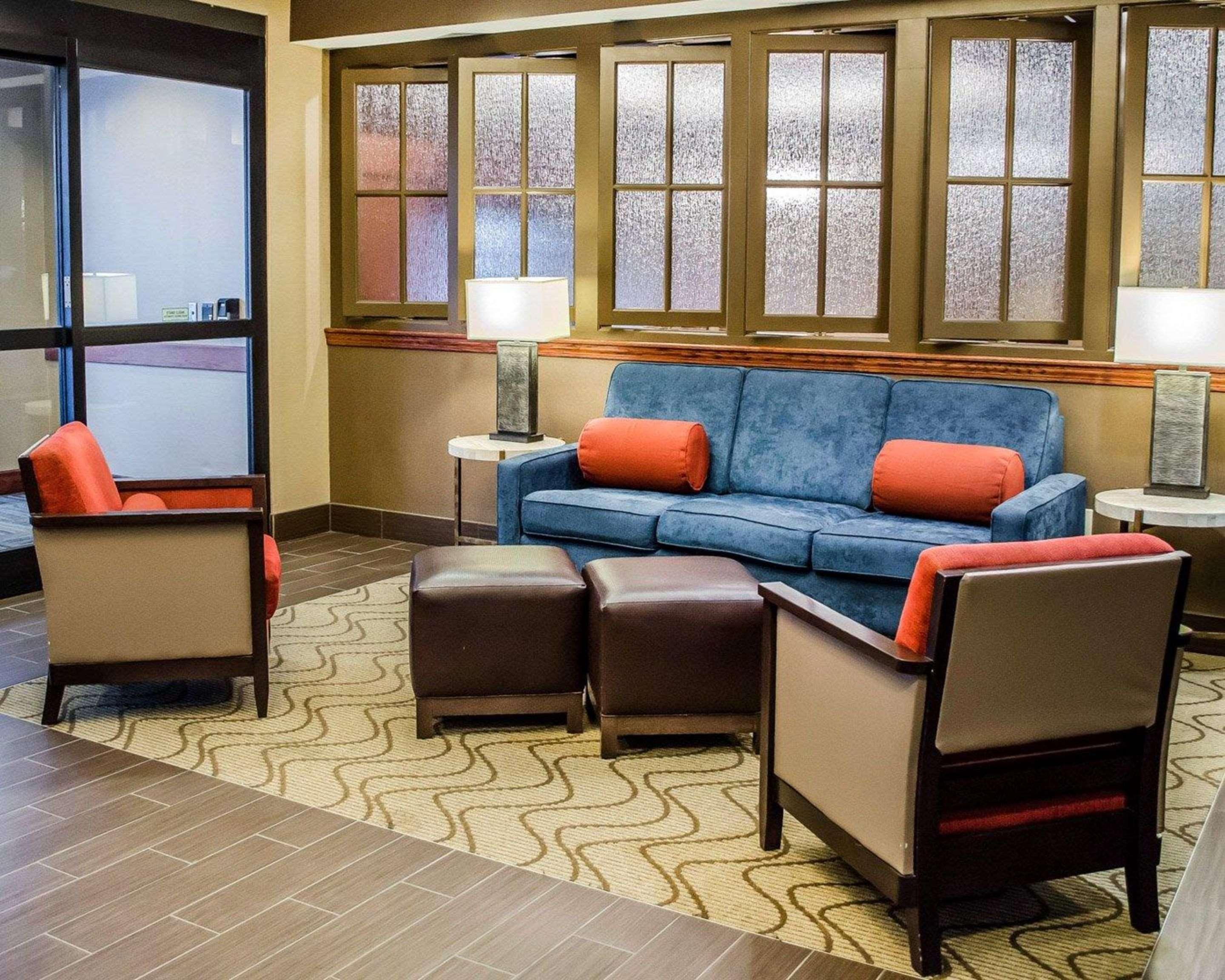Comfort Suites Downtown Carlisle Buitenkant foto