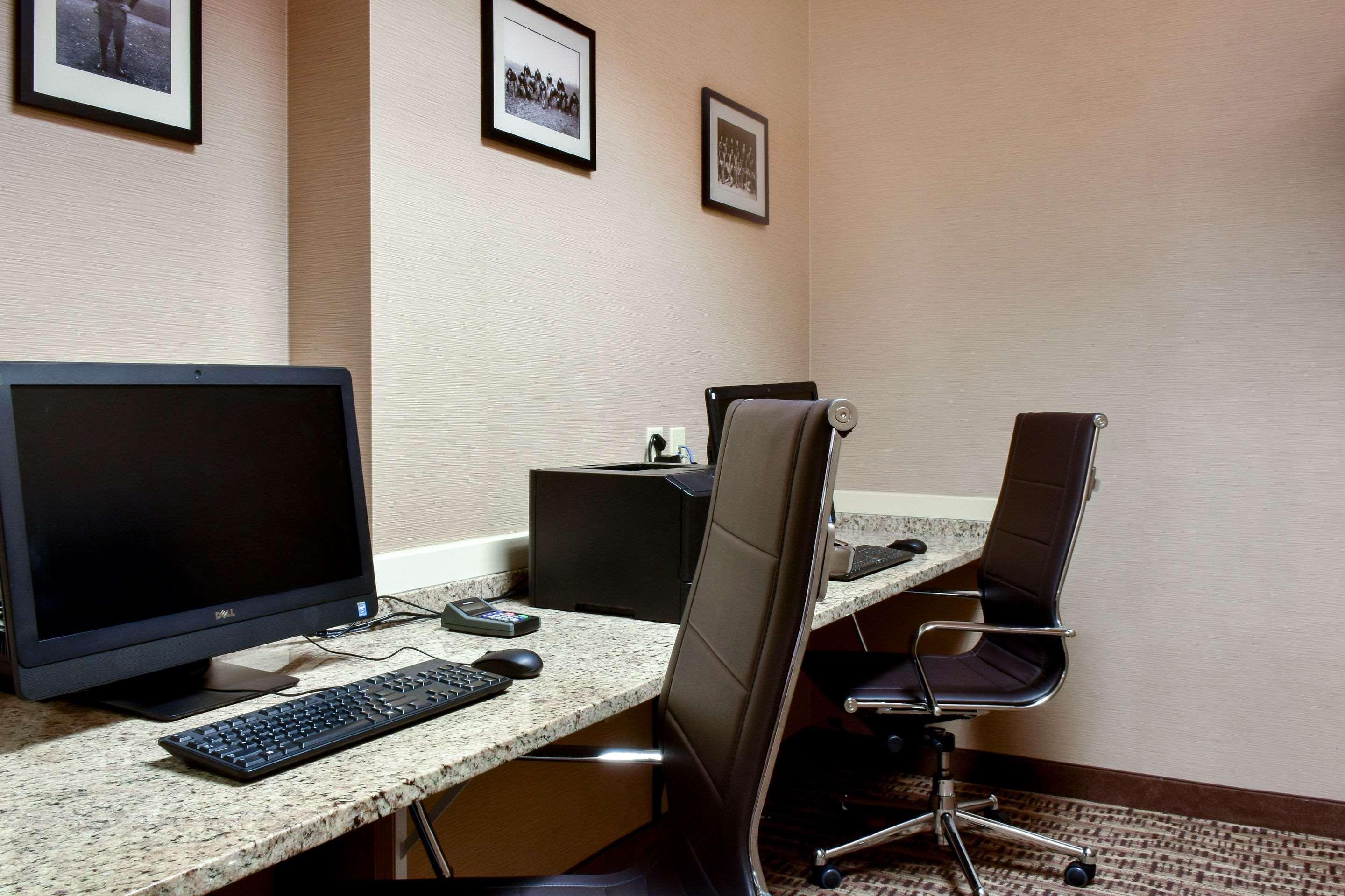 Comfort Suites Downtown Carlisle Buitenkant foto